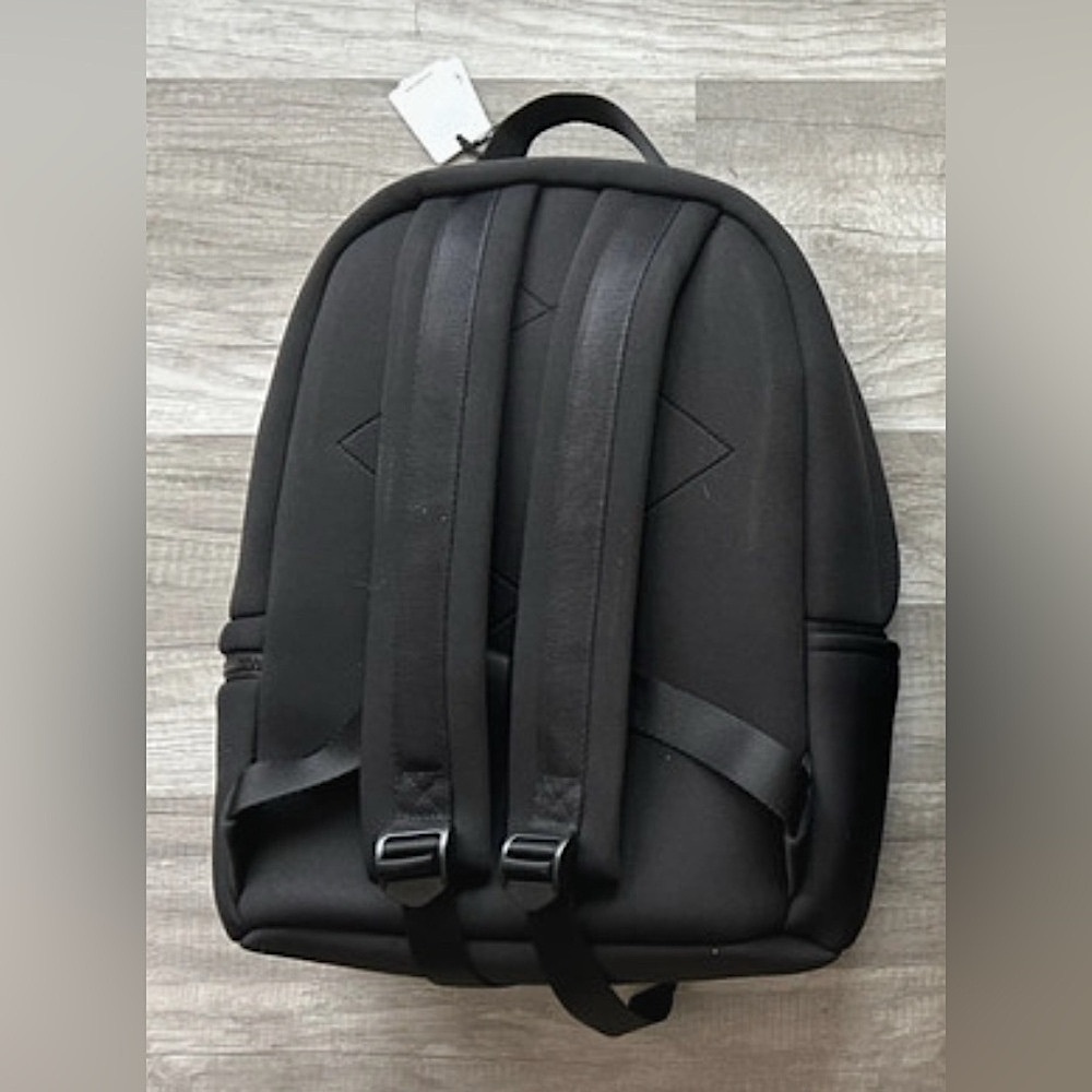 SOLD 🆕 ALO Yoga | Stow Backpack in Black - Picture 5 of 6